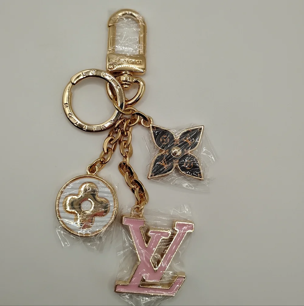 Louis Vuitton Pink & Gold Logo Keychain Charm - Picture 3 of 5